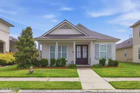 5817 Crape Ct, Lake Charles, LA 70605