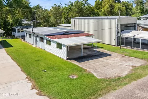1044 Jean Lafitte St, Breaux Bridge, LA 70517