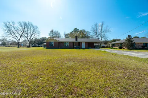 211 Perry Dr, Abbeville, LA 70510