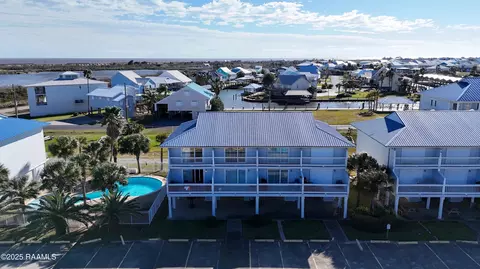 411 Admiral Craik Dr #20, Grand Isle, LA 70358