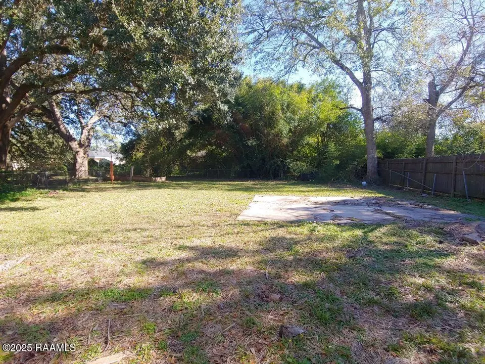 Exterior - 612 Ashton St, New Iberia, LA 70563 photo 2 of 2
