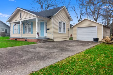 203 5th St, Abbeville, LA 70510