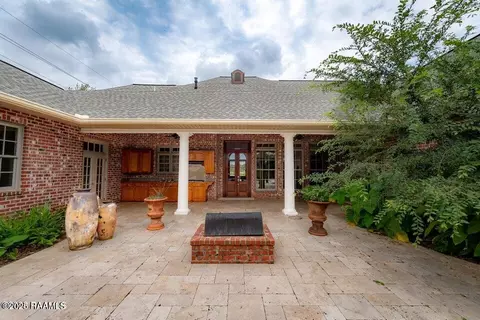Exterior - 99 University Pl, Eunice, LA 70535 photo 6 of 8