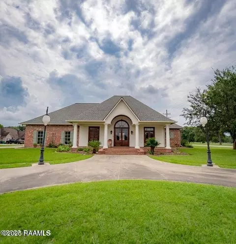 Exterior - 99 University Pl, Eunice, LA 70535 photo 3 of 8