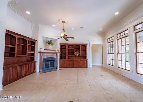 Living - 99 University Pl, Eunice, LA 70535 photo 2 of 2