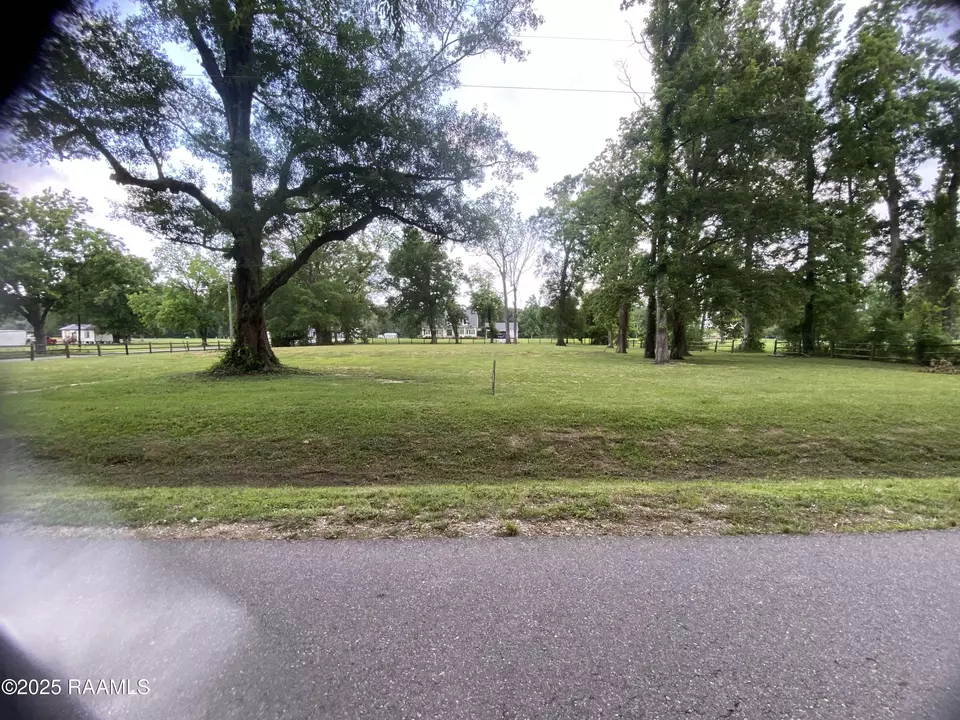  1064 Mcveigh Rd, Arnaudville, LA 70512 photo 2