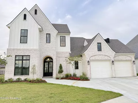 214 Sabal Grove Ln, Youngsville, LA 70592