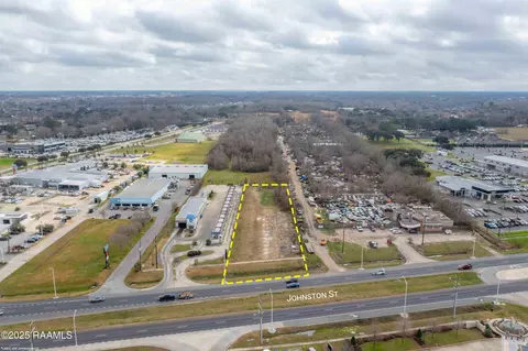 6153 Johnston St, Lafayette, LA 70503