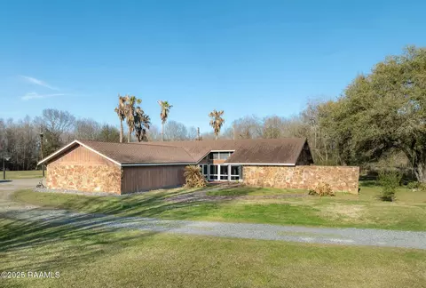 2675 Pine Point Rd, Ville Platte, LA 70586