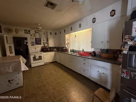 Kitchen - 300 Boudreaux St, Eunice, LA 70535 photo 1 of 1