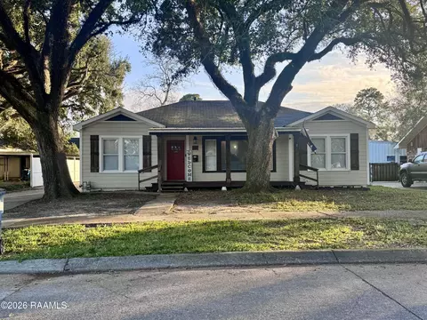 715 E Plaquemine St, Jennings, LA 70546