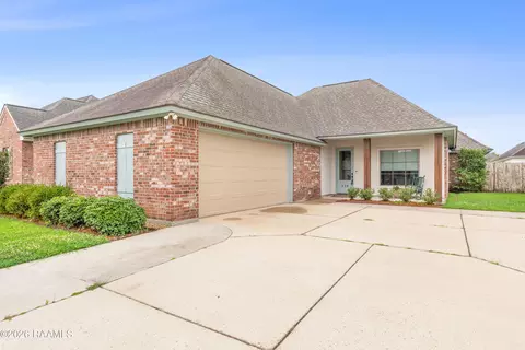110 Olivewood Dr, Lafayette, LA 70508