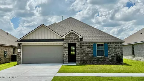 104 Lake Oak Dr, Lafayette, LA 70507