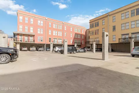 201 Settlers Trace Blvd #2405, Lafayette, LA 70508