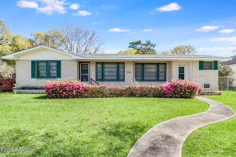 310 Dejean St, Washington, LA 70589