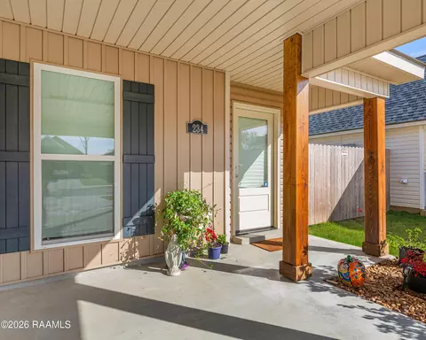 234 Camerons Cove Dr, Carencro, LA 70520