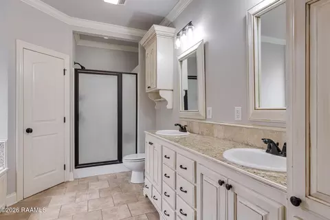 Bath - 119 Octavia Dr, Scott, LA 70583 photo 1 of 3