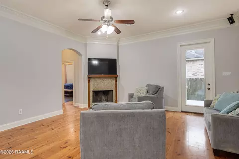Living - 119 Octavia Dr, Scott, LA 70583 photo 3 of 3