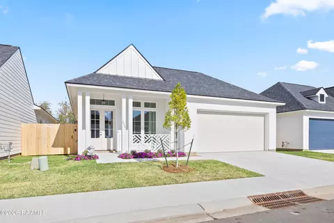 240 Jagged Grove Ln, Youngsville, LA 70592