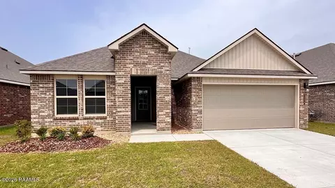 129 Lake Ridge Dr, Broussard, LA 70518