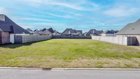 102 Stony Trek Dr, Youngsville, LA 70592