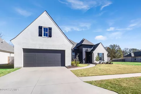 202 Ashgrove Ln, Youngsville, LA 70592