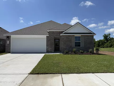 375 Crowne Parc Dr, Opelousas, LA 70570