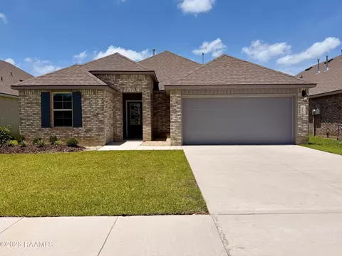 362 Crowne Parc Dr, Opelousas, LA 70570