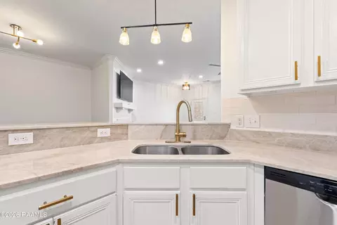 Kitchen - 102 Stonehurst Dr, Youngsville, LA 70592 photo 3 of 3