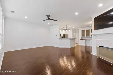 Living - 102 Stonehurst Dr, Youngsville, LA 70592 photo 1 of 3