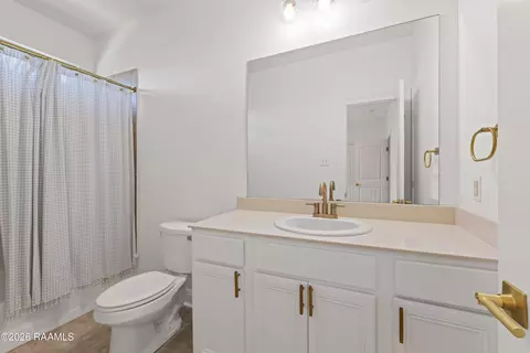 Bath - 102 Stonehurst Dr, Youngsville, LA 70592 photo 2 of 6