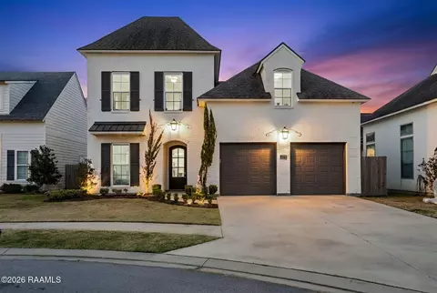 315 San Marcos Dr, Youngsville, LA 70592