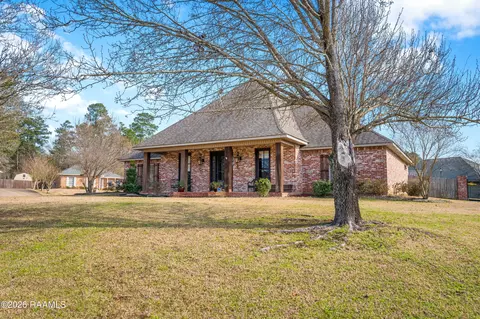 110 Lakeland Dr, Pineville, LA 71360