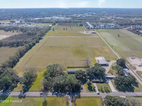 317 Duhon Rd, Lafayette, LA 70506