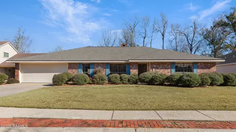 105 Mosswood Cir, Lafayette, LA 70508