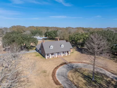 1110 Mardi Gras Rd, Carencro, LA 70520
