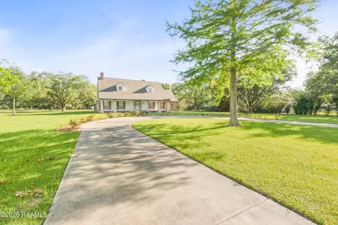 1110 Mardi Gras Rd, Carencro, LA 70520