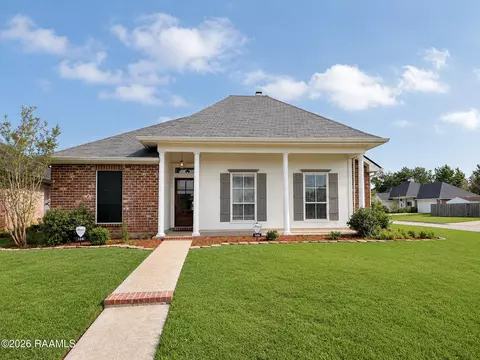 106 Doe Ln, Broussard, LA 70518