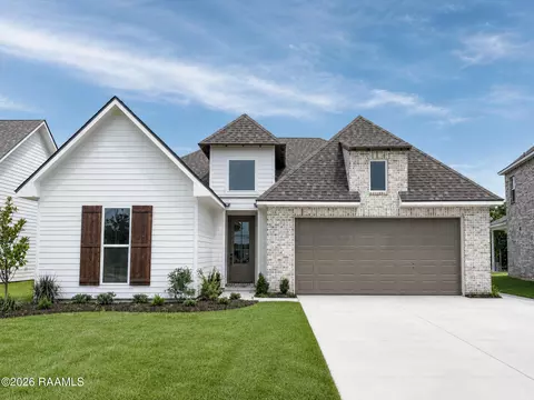 108 Benson Grove Dr, Youngsville, LA 70592