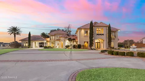 208 Saddleback Cir, Youngsville, LA 70592