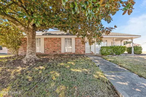 313 Wallingsford Cir, Youngsville, LA 70592