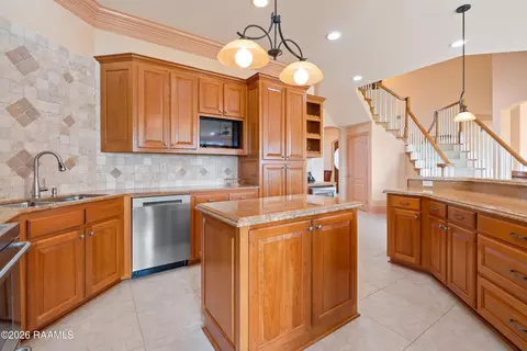 Kitchen - 106 Augusta Dr, Broussard, LA 70518 photo 4 of 5