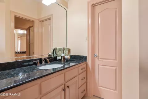 Bath - 106 Augusta Dr, Broussard, LA 70518 photo 5 of 8