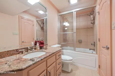 Bath - 106 Augusta Dr, Broussard, LA 70518 photo 8 of 8