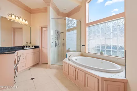Bath - 106 Augusta Dr, Broussard, LA 70518 photo 3 of 8