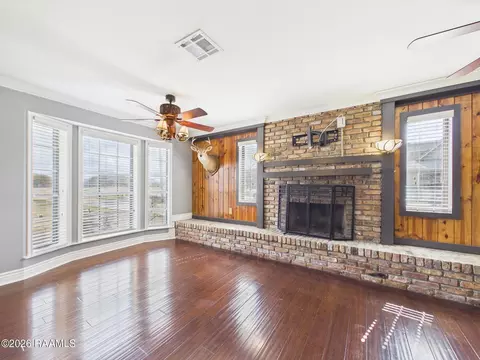 Living - 312 S Fieldspan Rd, Scott, LA 70583 photo 3 of 5