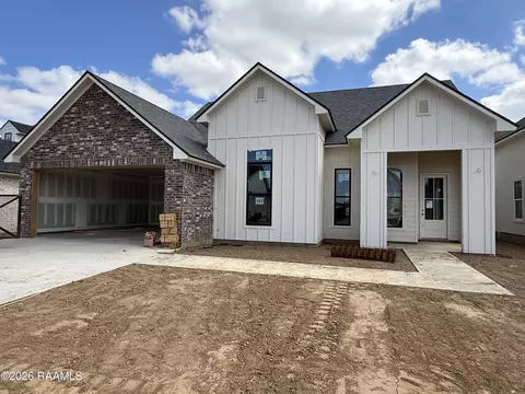 107 Fountain Meadow Dr, Broussard, LA 70518