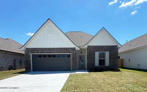 105 Lotus St, Broussard, LA 70518