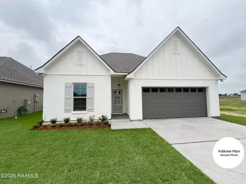 105 Lotus St, Broussard, LA 70518