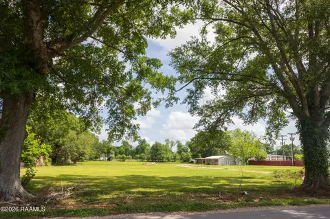 404 Sonnier Rd, Carencro, LA 70520